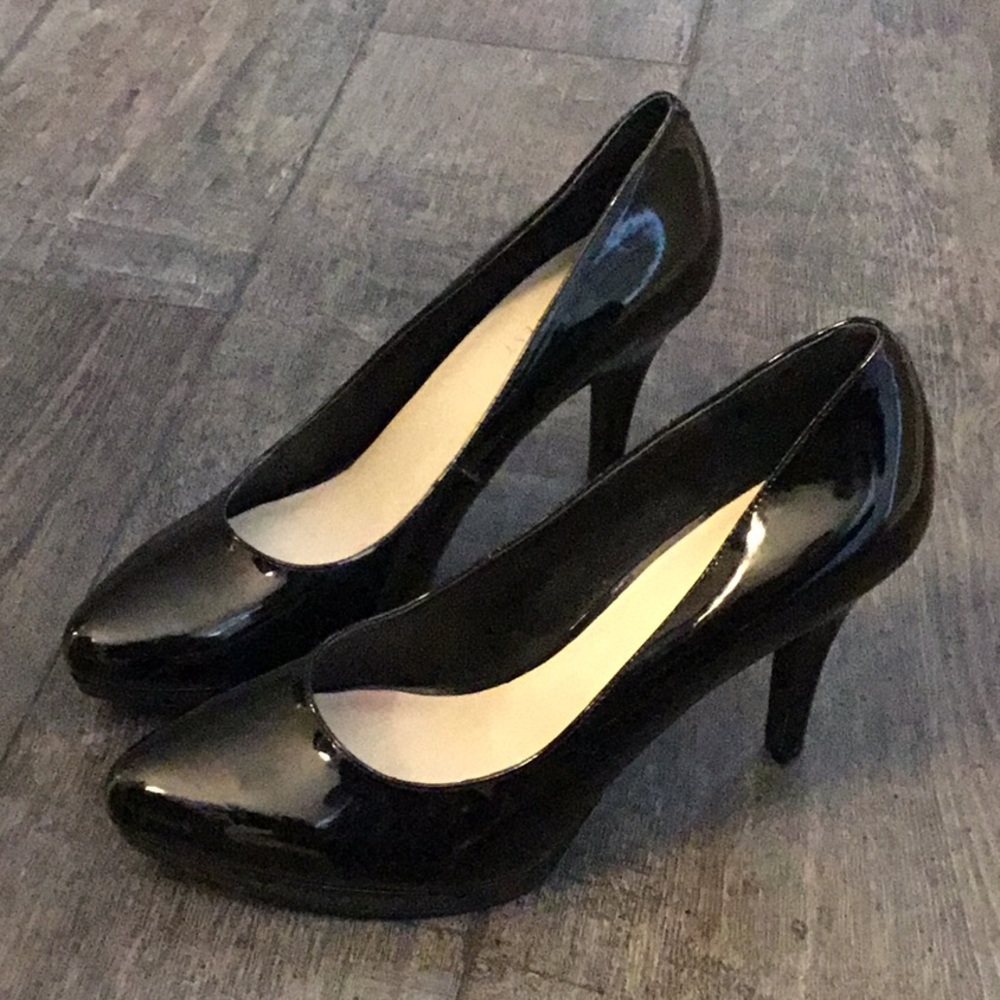 Nine West Size 8.5 Black Patent Heels